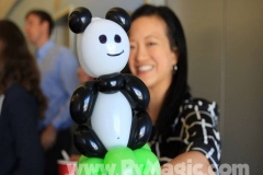 balloon-panda-bracelet-by-balloon-artist-Perry-Yan-www.Pymagic.com_
